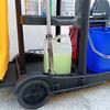 Carro limpeza Multiusos preto com Estantes, Prensa, Saco