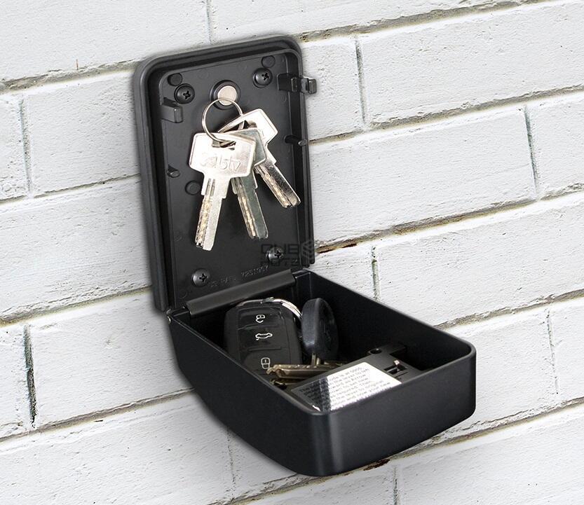 Ideal Wall Keyring Local Accommodation Tripoli 1