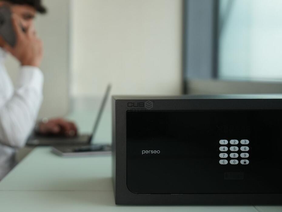 Dubai Digital Hotel Safe Perseo