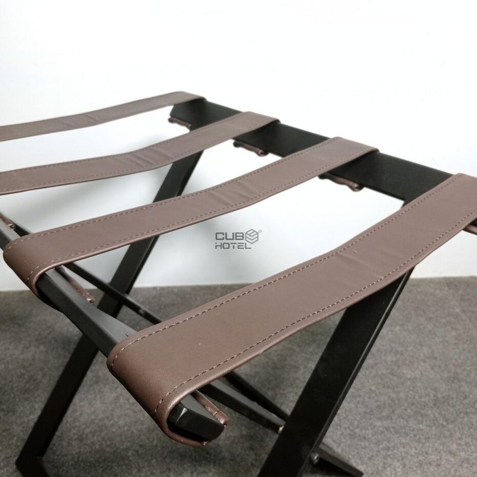 Black Metallic Design Luggage Support