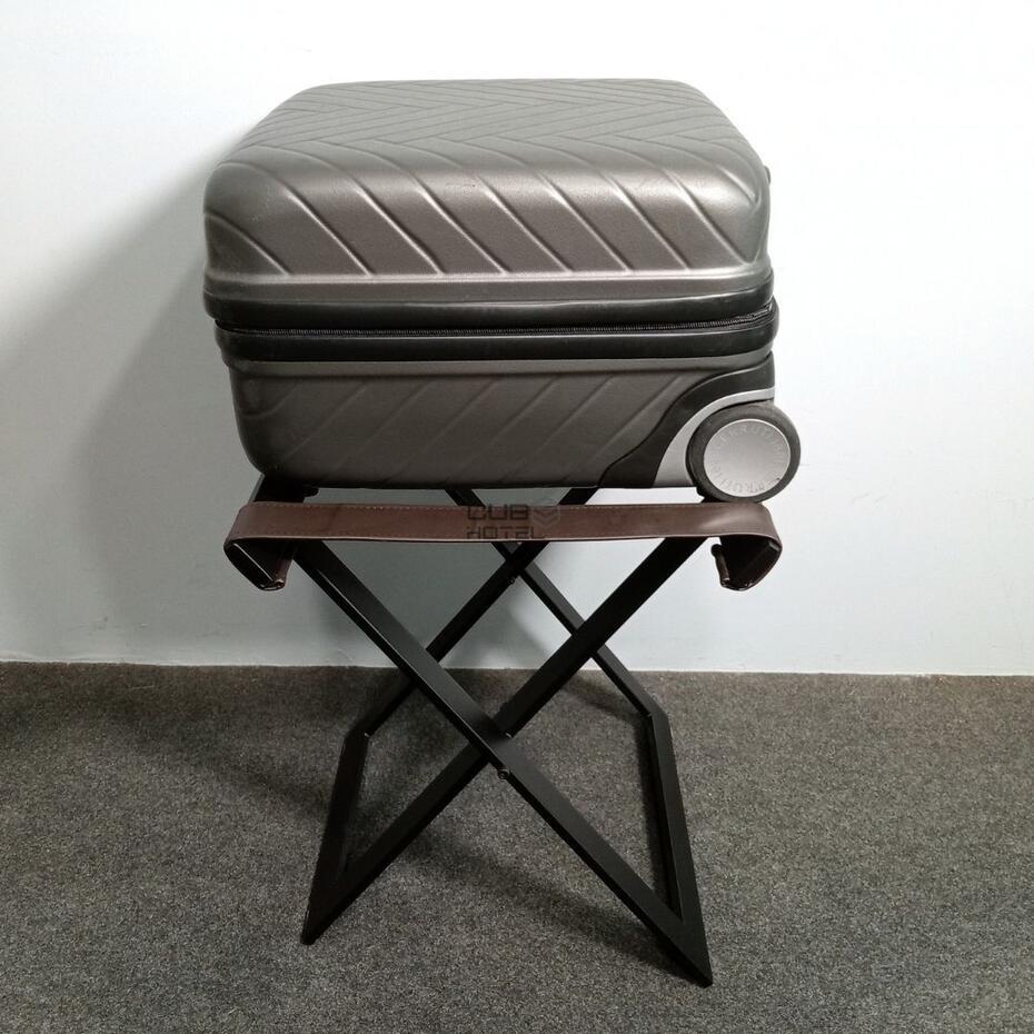Black Metallic Design Luggage Support