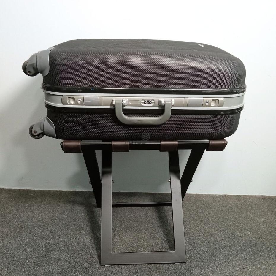 Black Metallic Design Luggage Support