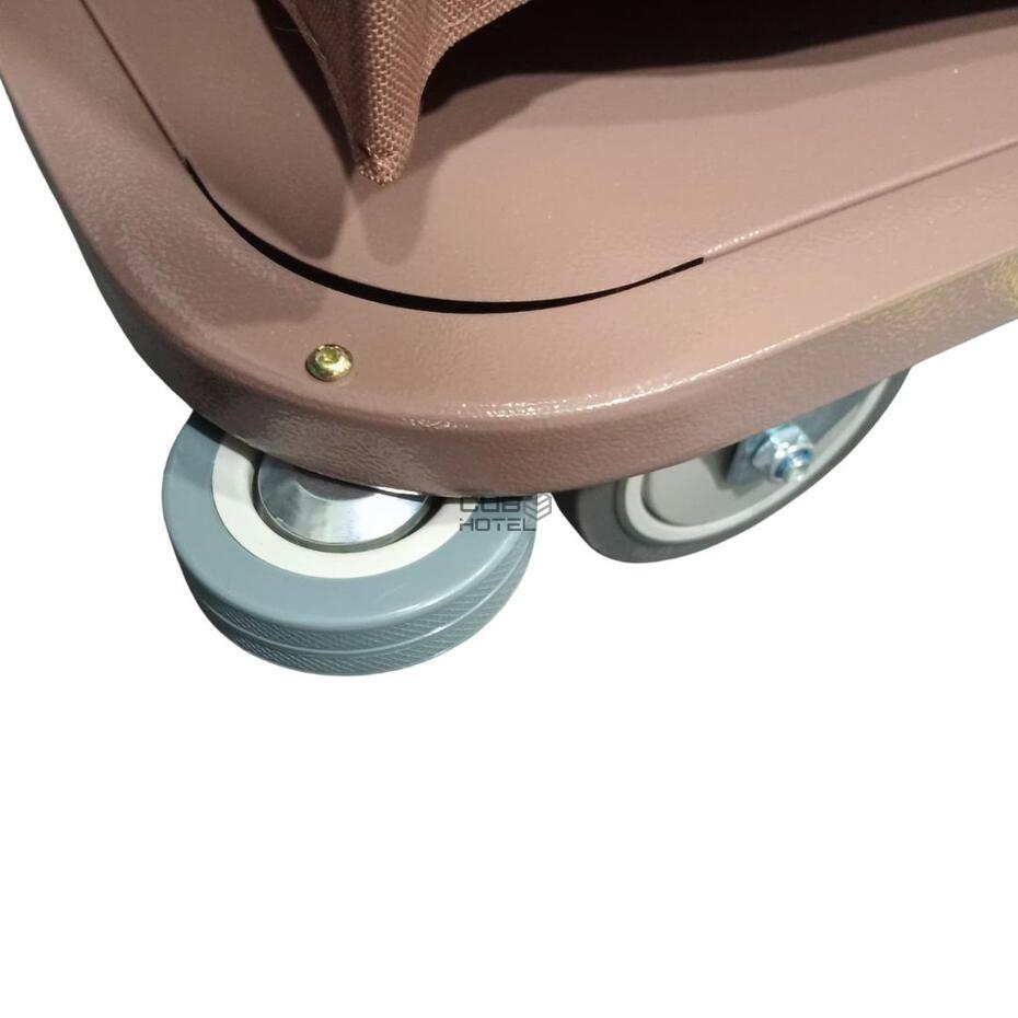 Carro Housekeeping com 1 saco e prateleiras