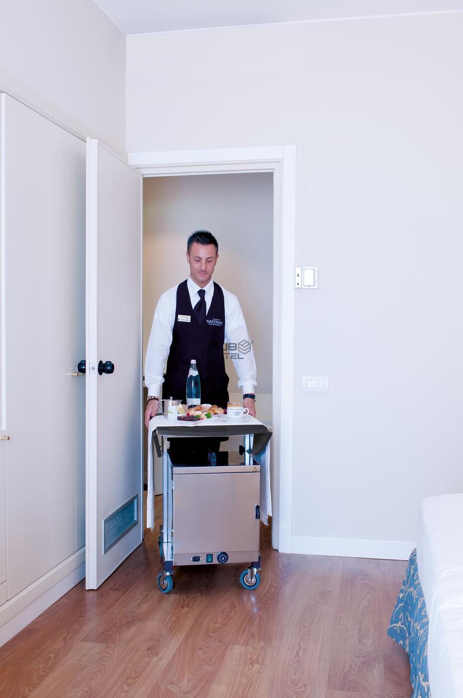 Room Service Round Table 80 cm