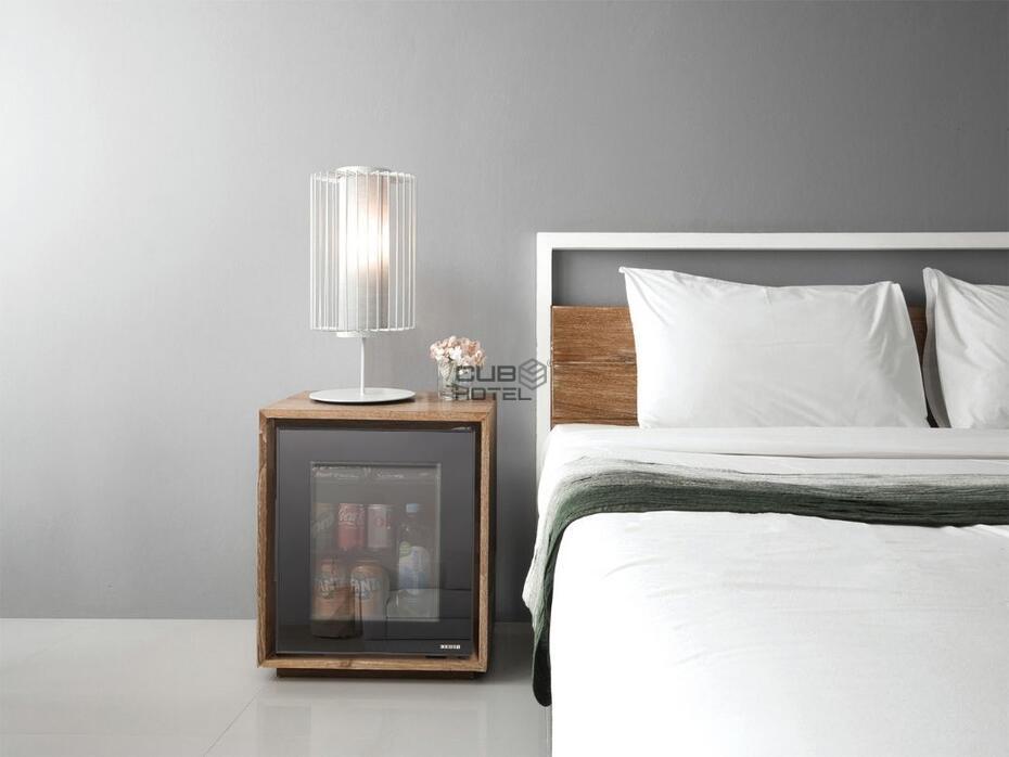 Minibar para Hotel Eton-E de Puerta de Vidrio Negro 10L