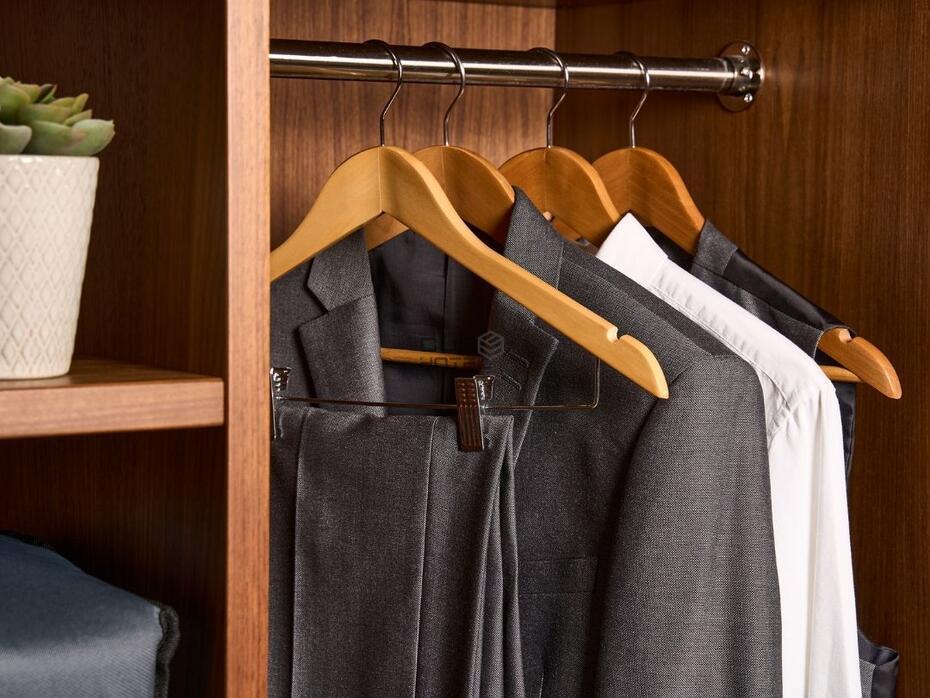 100 Perchas de Madera con Pinzas Burlington para Hotel